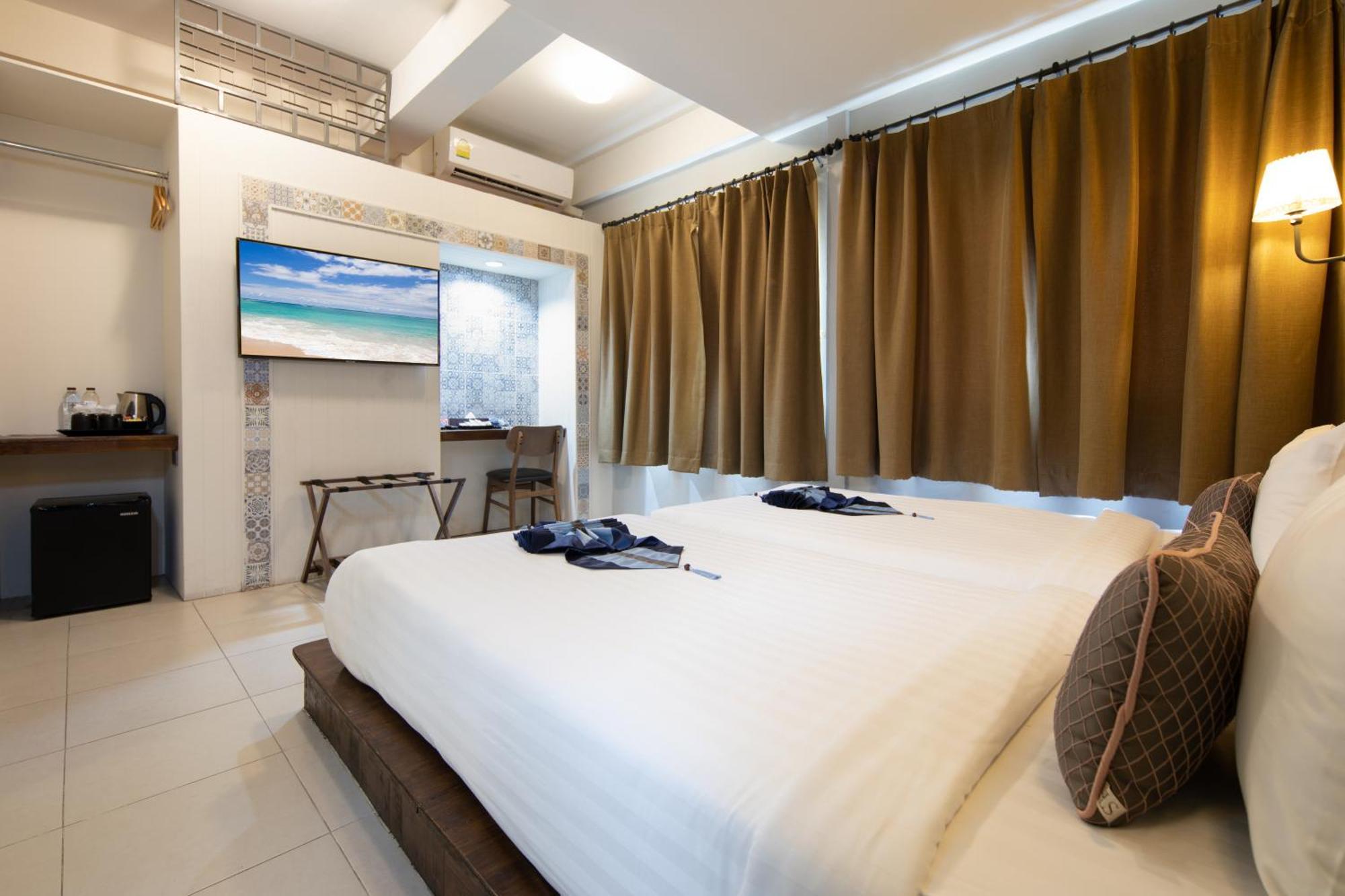Montree Phuket Hotel, Sha Extra Plus Eksteriør bilde